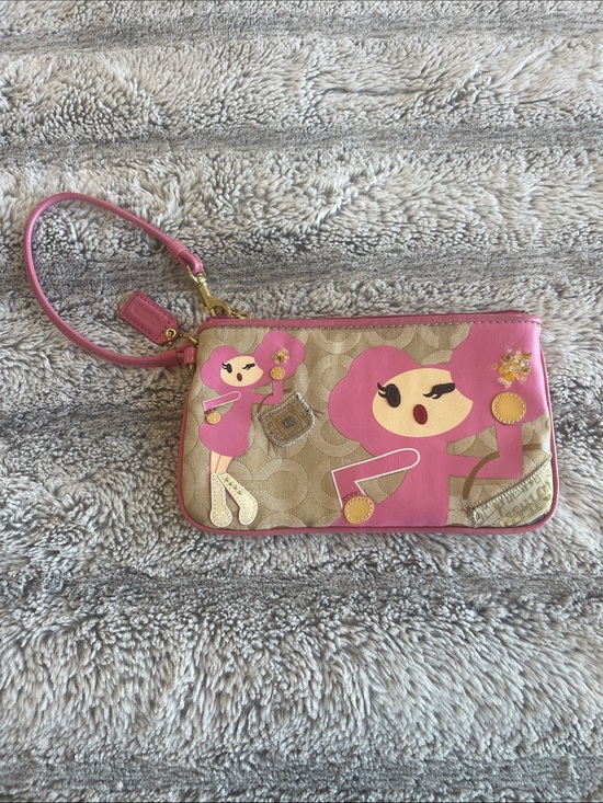 Coach Handbags - RARE COACH Y2K POPPY CHAN PINKY WRISTLET